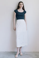 Load image into Gallery viewer, Korean Domanite Cutout Back Knit Top [4 Colours]
