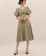 Load image into Gallery viewer, Twist Blouson Pocket Midi Dress in Green
