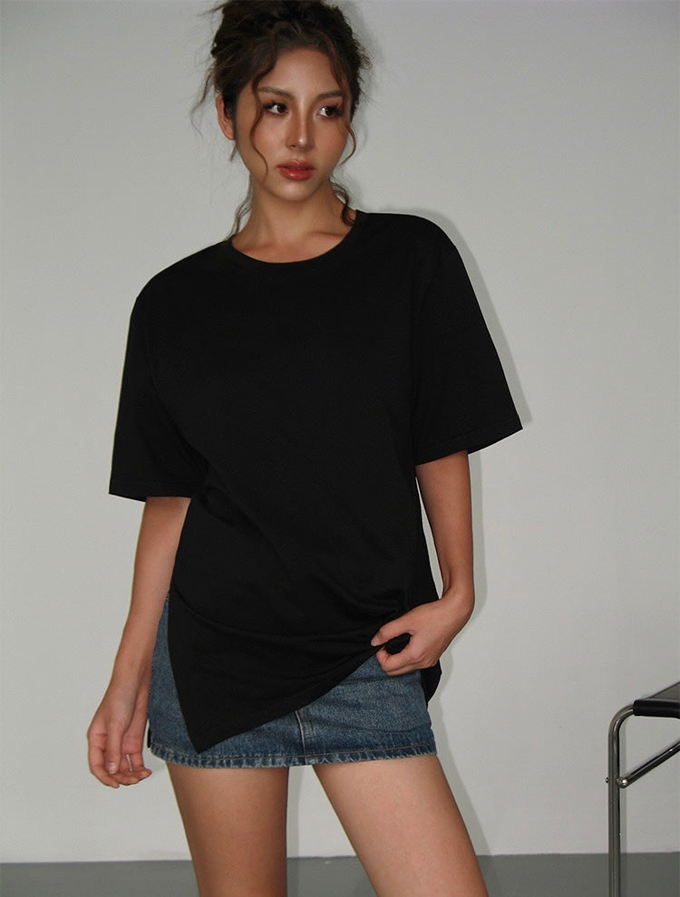 Relaxed Side Slit Tee in Black