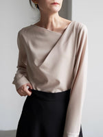 Load image into Gallery viewer, Drape Blouse in Champagne
