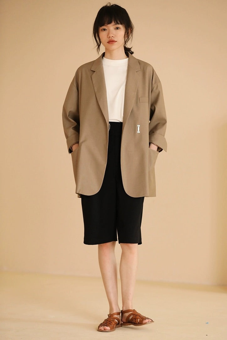 Oversized Hook Blazer in Khaki