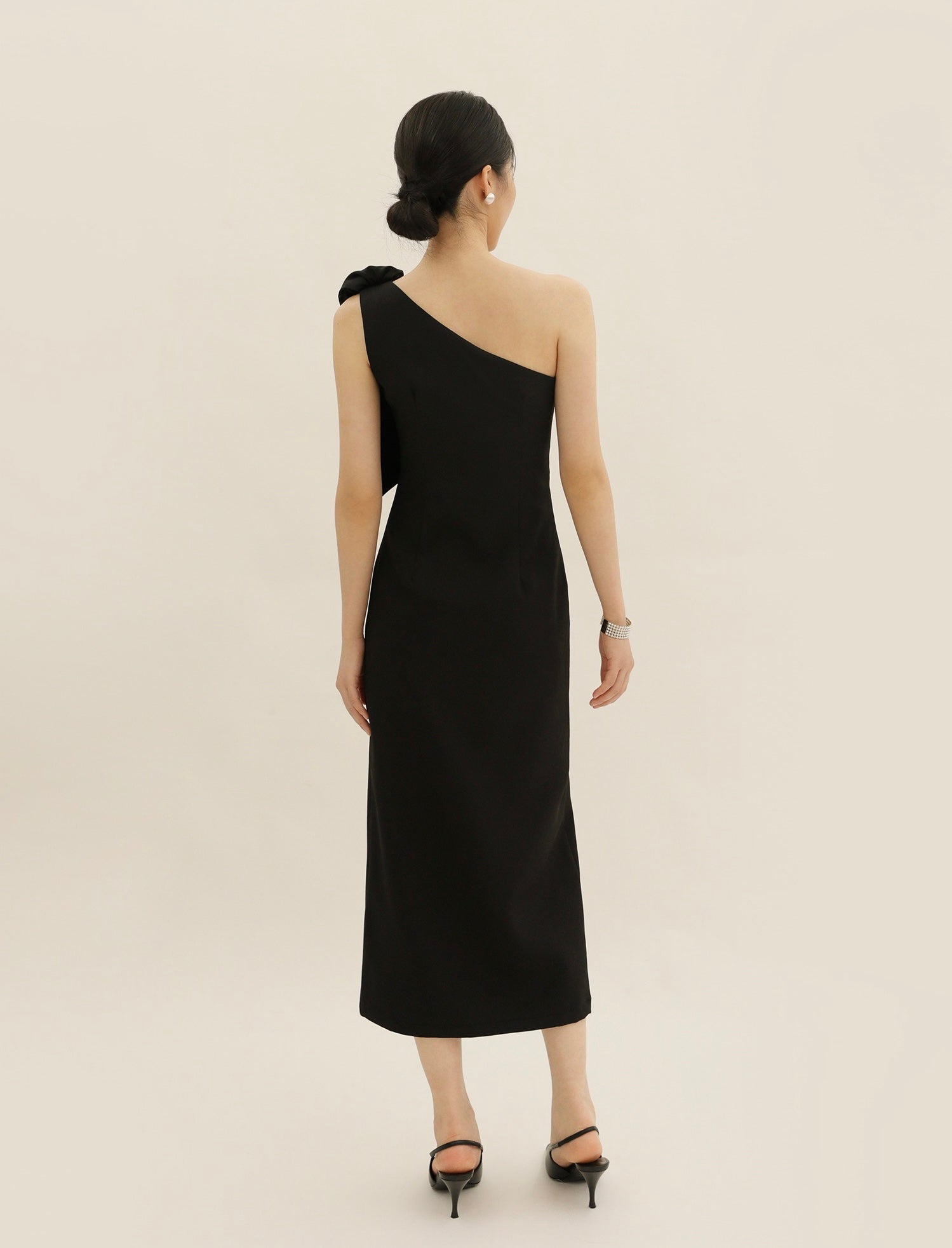 [Ready to Ship] Toga Bow Slit Midi Dress in Black