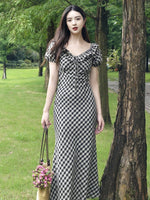 Load image into Gallery viewer, Linen Checked Blouson Dress in Black
