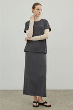 Load image into Gallery viewer, Korean Tencel Blend Lebe Skirt [2 Colours]
