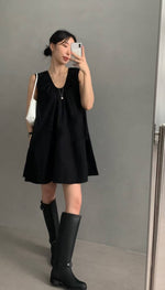 Load image into Gallery viewer, Korean Beotuh Flare Pocket Dress [2 Colours]
