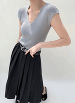 Load image into Gallery viewer, Ribbed V Neck Top in Grey
