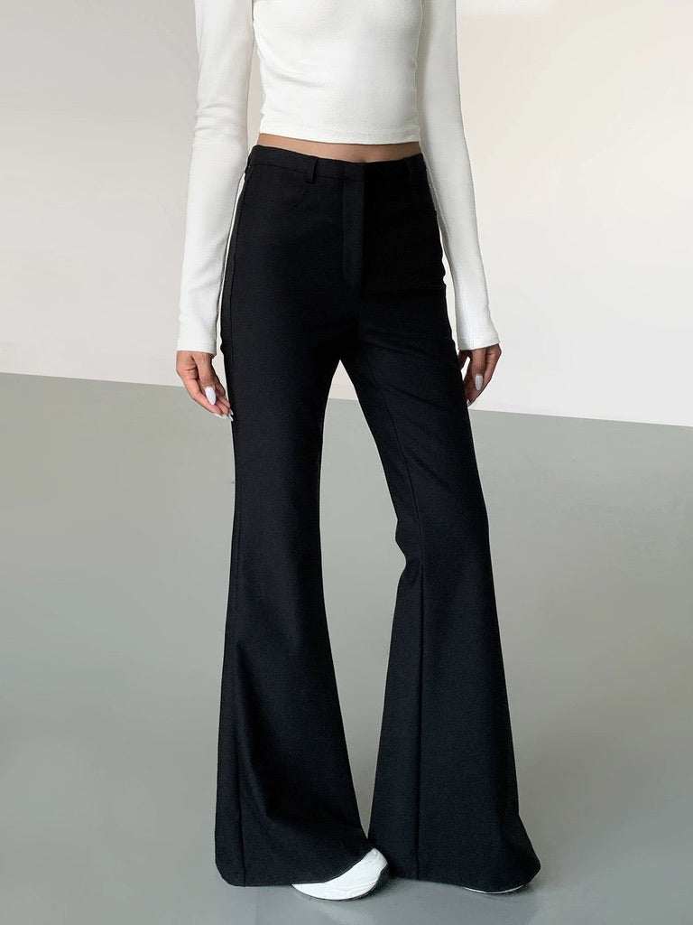 Trumpet Flare Stretch Trousers in Black