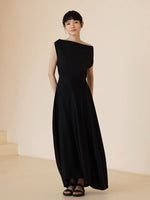 Load image into Gallery viewer, Wide Neck Drape Top in Black
