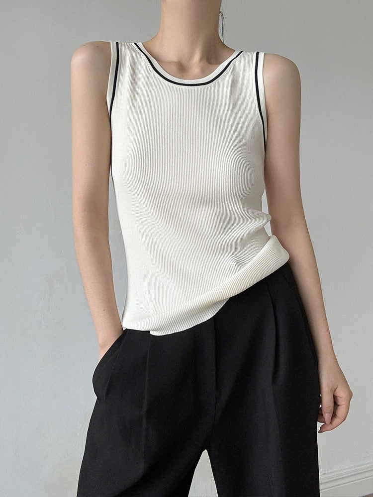 Light Knit Contrast Line Tank Top in Cream