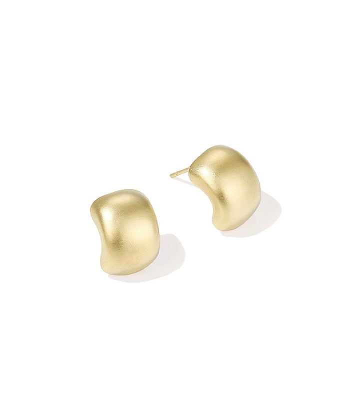 Curve Stud Earrings