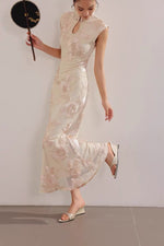 Load image into Gallery viewer, Floral Quilling Cheongsam in Cream

