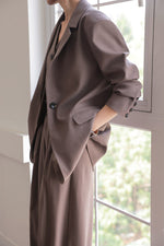 Load image into Gallery viewer, Vest + Blazer + Trousers Set in Brown
