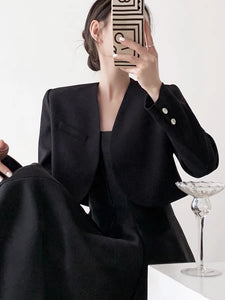 Cropped Curve Tailored Blazer in Black