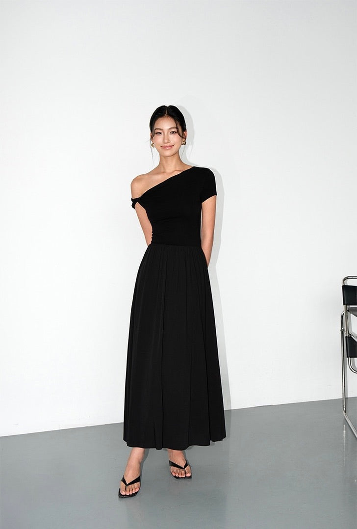 Toga Sleeve Pocket Maxi Dress in Black