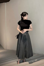 Load image into Gallery viewer, Korean Diino Textured A-Line Skirt [2 Colours]
