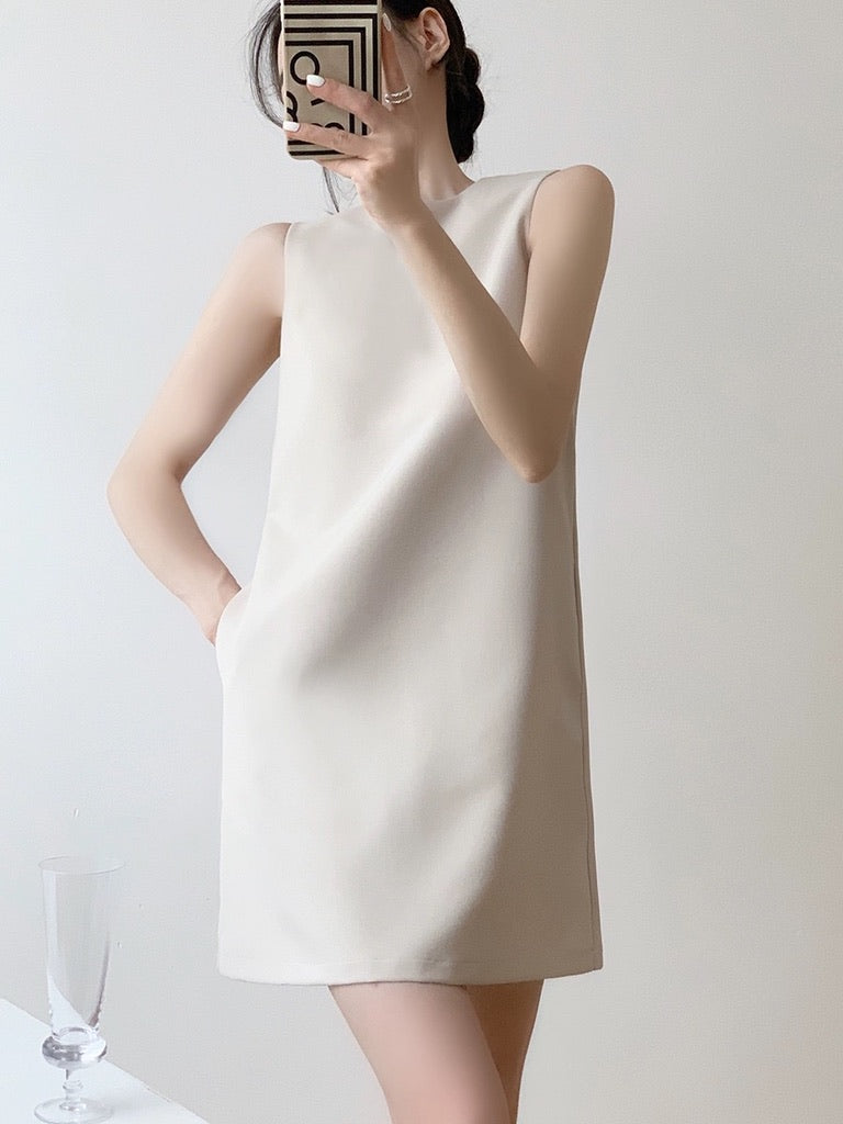 Jea Sleeveless Shift Dress [4 Colours]