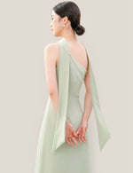 Load image into Gallery viewer, Toga Gown + Detachable Tie [4 Colours]
