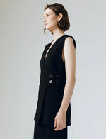 Load image into Gallery viewer, Helsey Tailored Vest in Black
