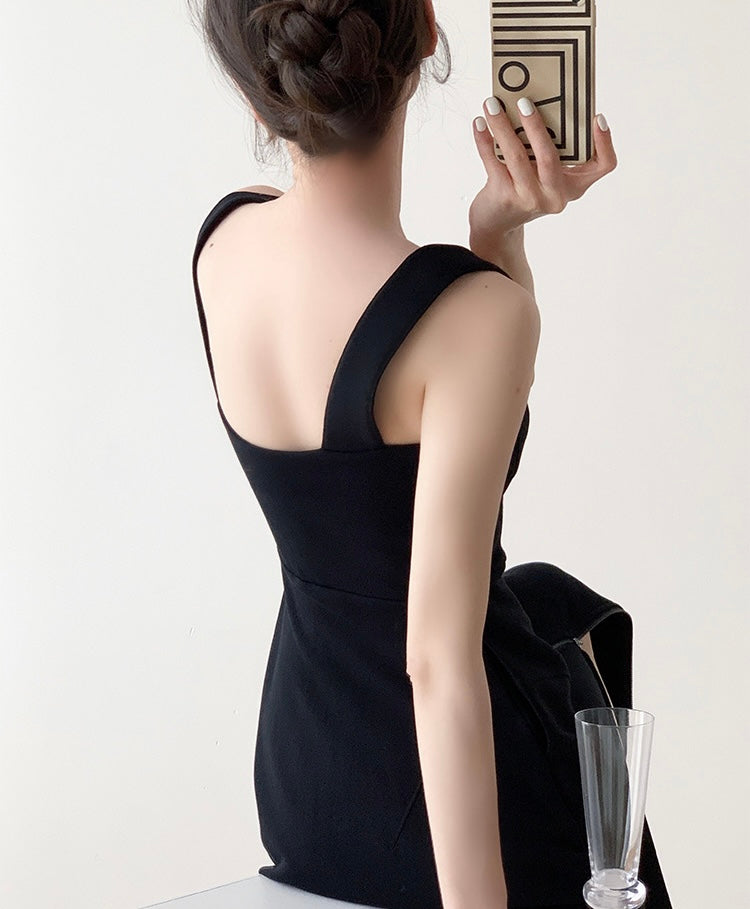 [Ready Stock] Sleeveless 2-way Zip Pocket Dress in Black