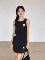 Load image into Gallery viewer, Flower Embellishment Pocket Shift Dress in Black
