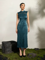 Load image into Gallery viewer, Beaded Cutout Back Cheongsam in Green
