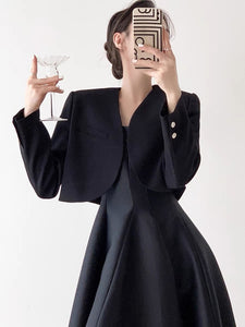 Cropped Curve Tailored Blazer in Black