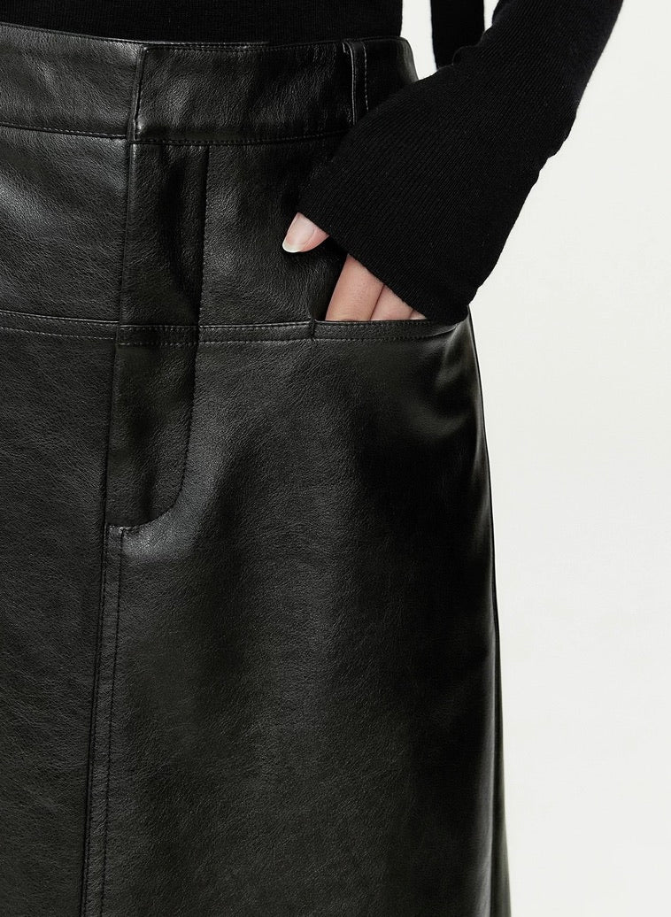 H-Line Faux Leather Slit Skirt in Black