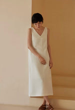 Load image into Gallery viewer, Textured Sleeveless Shift Dress in White
