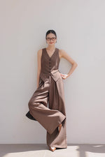 Load image into Gallery viewer, Vest + Blazer + Trousers Set in Brown
