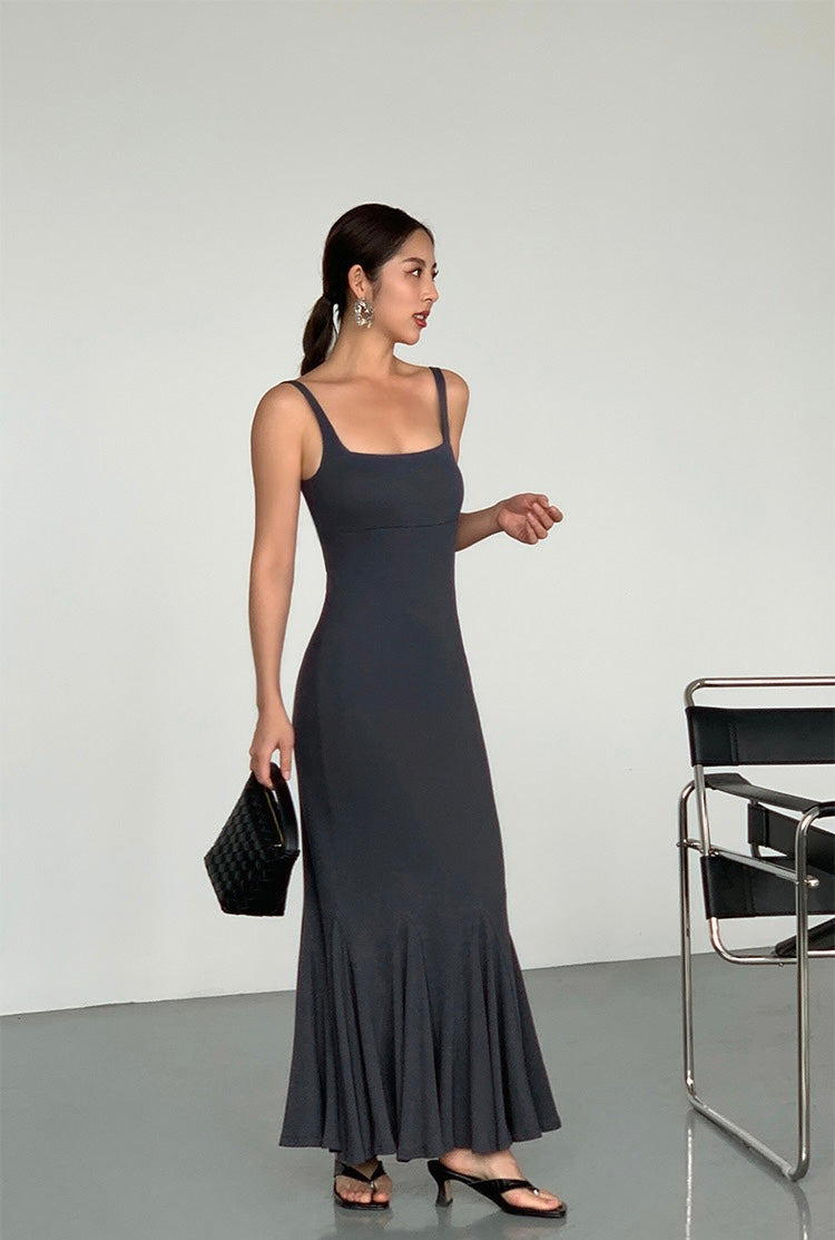 Stretch Mermaid Pleat Dress in Black