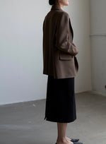 Load image into Gallery viewer, Curve Hem Relaxed Blazer in Brown
