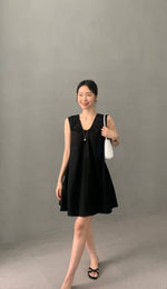 Load image into Gallery viewer, Korean Beotuh Flare Pocket Dress [2 Colours]
