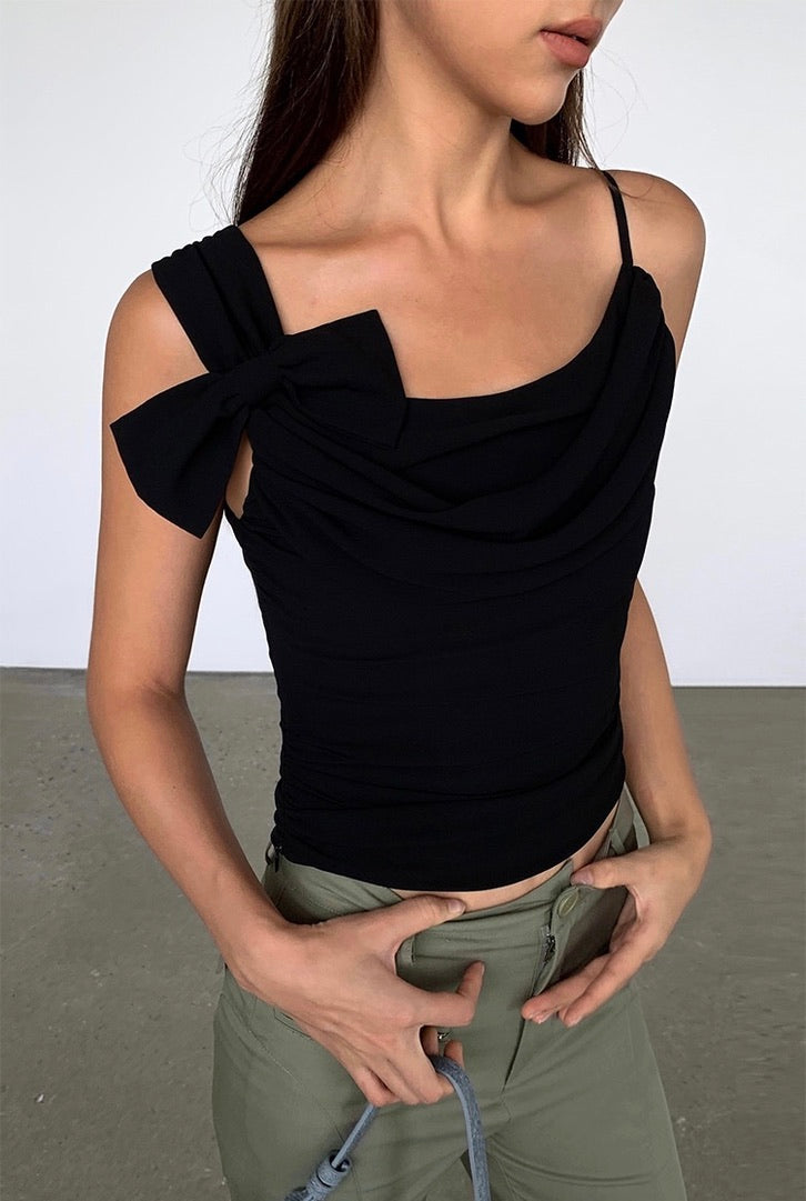 Asymmetric Bow Cropped Camisole in Black
