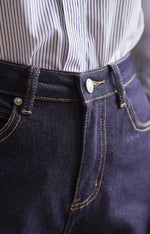 Load image into Gallery viewer, Straight Leg Stretch Cropped Jeans [2 Colours]
