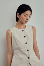 Load image into Gallery viewer, Korean Rino Vest [2 Colours]

