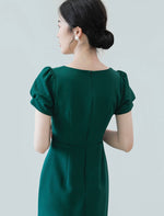 Load image into Gallery viewer, Sweetheart Puff Sleeve Slit Cheongsam in Green
