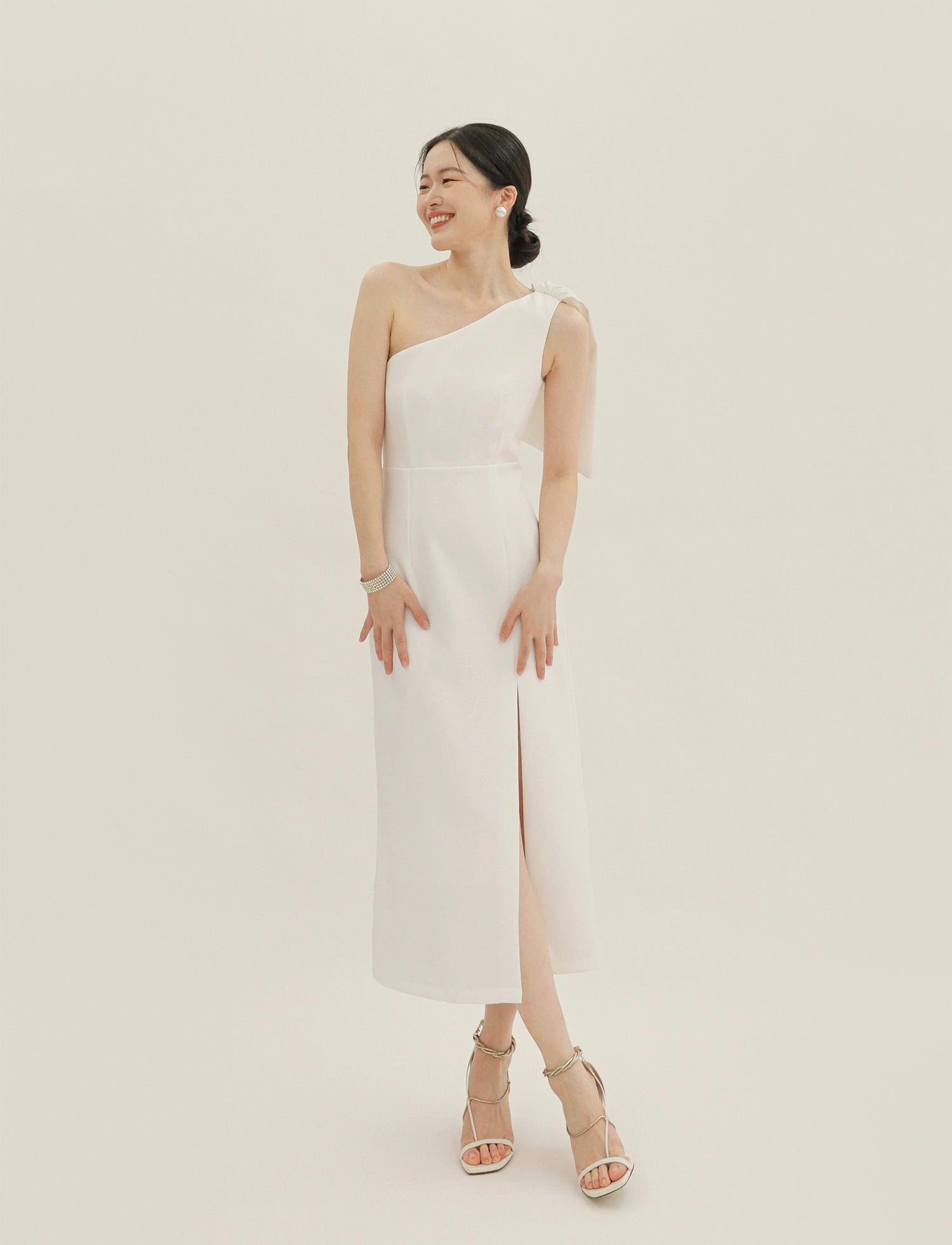 [Ready to Ship] Toga Bow Slit Midi Dress in White