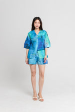 Load image into Gallery viewer, Maris 3/4 Sleeve Top in Blue
