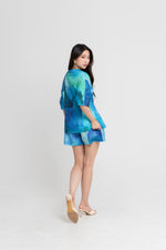 Load image into Gallery viewer, Maris 3/4 Sleeve Top in Blue

