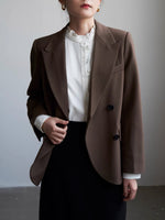 Load image into Gallery viewer, Curve Hem Relaxed Blazer in Brown
