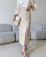 Load image into Gallery viewer, Pankou Button Slit Skirt in Champagne
