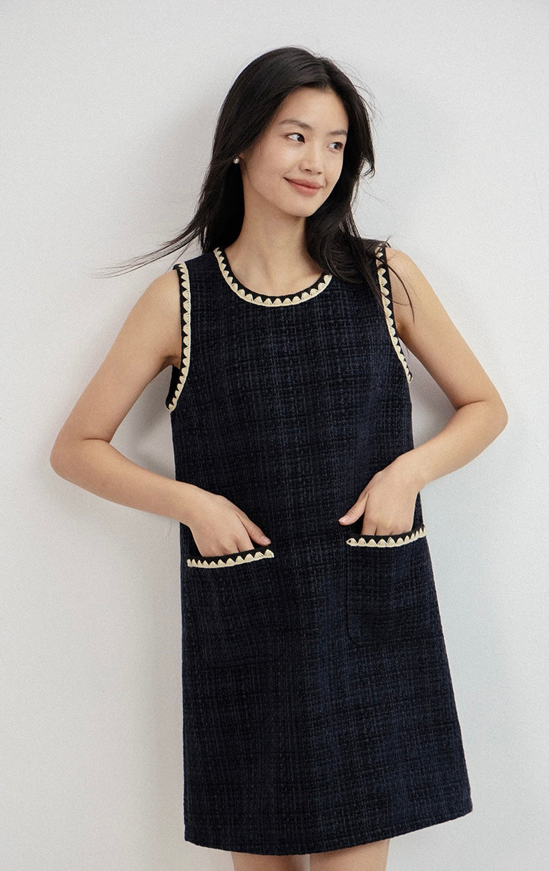 Tweed Pocket Edge Shift Dress in Black