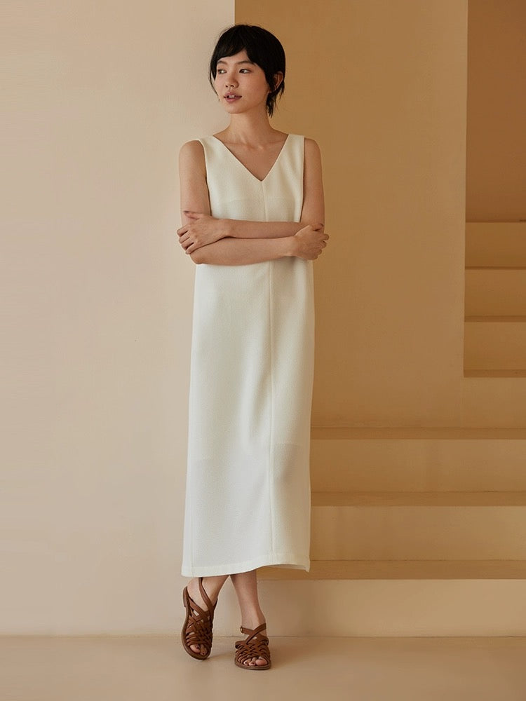 Textured Sleeveless Shift Dress in White