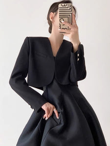 Cropped Curve Tailored Blazer in Black