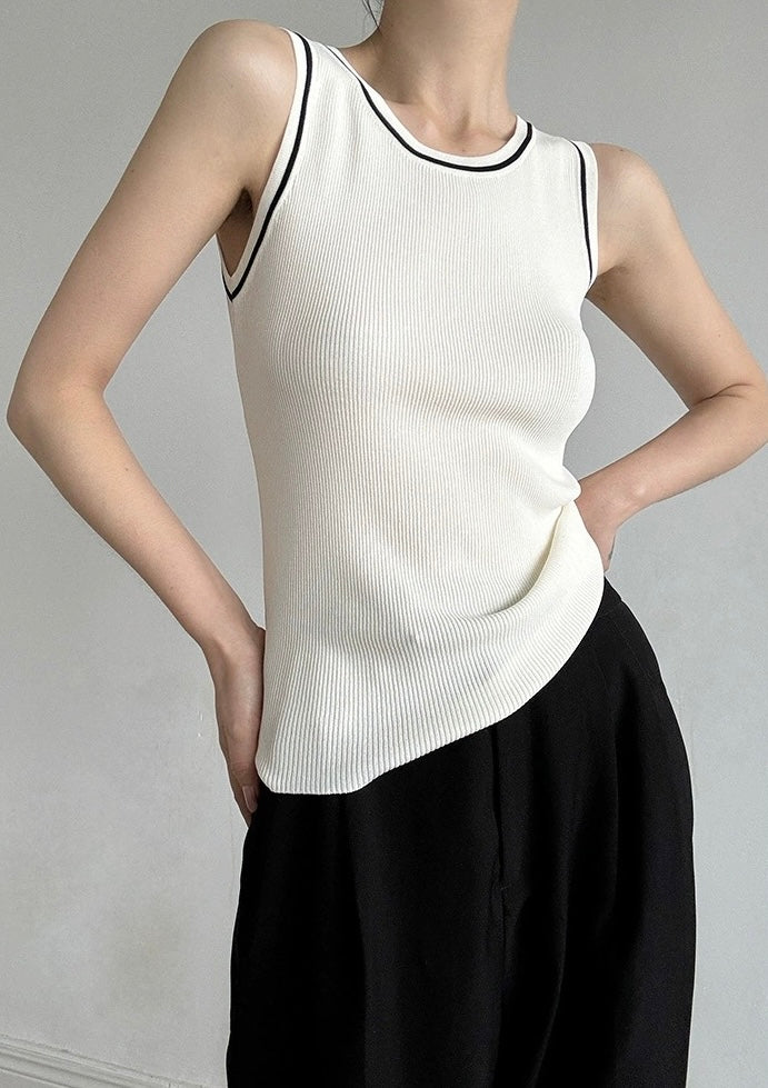 Light Knit Contrast Line Tank Top in Cream