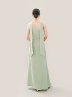 Load image into Gallery viewer, Toga Gown + Detachable Tie [4 Colours]
