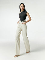 Load image into Gallery viewer, Straight Leg Line Jeans in White
