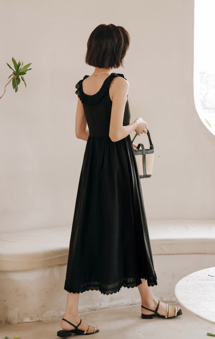 Scallop Lace Edge Sleeveless Dress in Black