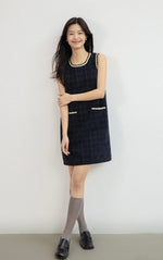 Load image into Gallery viewer, Tweed Pocket Edge Shift Dress in Black
