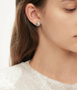 Load image into Gallery viewer, Pearl Diamante Edge Earrings
